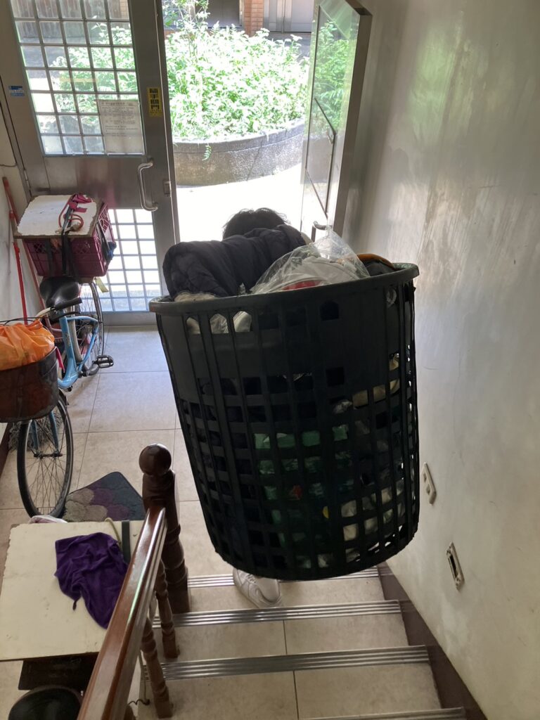 實際公寓樓梯搬運照片